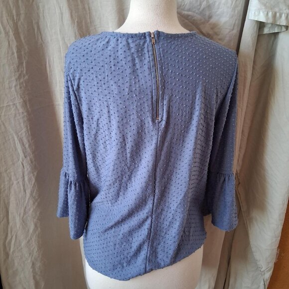 W5 Womans Blouse Top Blue LARGE Geometric 3/4 Sleeve Zipper Round Neck nwt - Picture 3 of 8